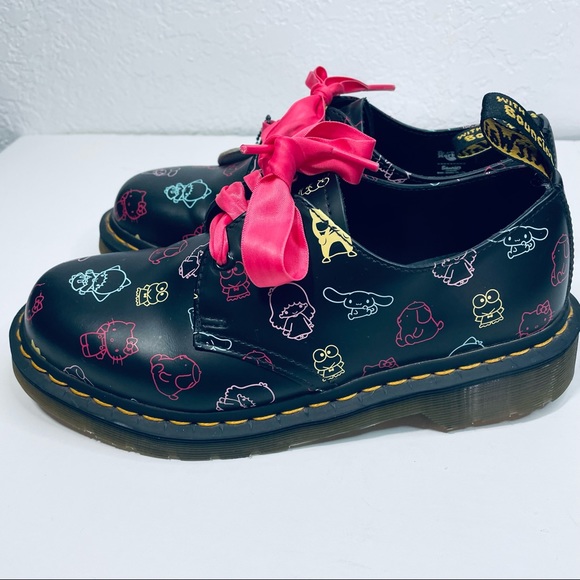 Dr Martens | Hello Kitty collab - Picture 6 of 16